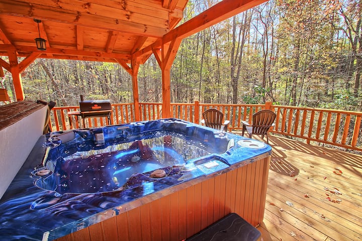 Dogwood Lane Lodge- sleeps up to 18 -Hocking Hills - Cabins for