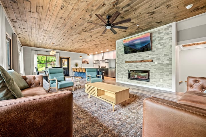 New! Luxe 6br Pool Cabin*hot Tub*arcade*sleeps 20 - Sevierville, TN