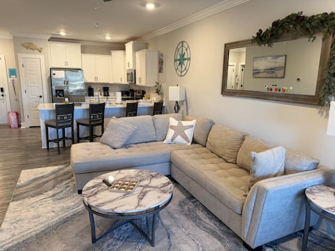 Top Airbnb: Luxury Condo at Crow Creek golf resort in Carolina Shores