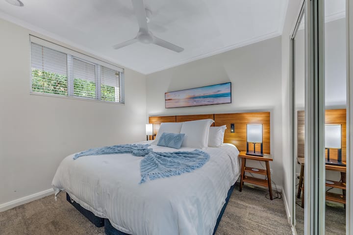 Spavaća soba - bračni krevet (širine 180 - 200 cm)