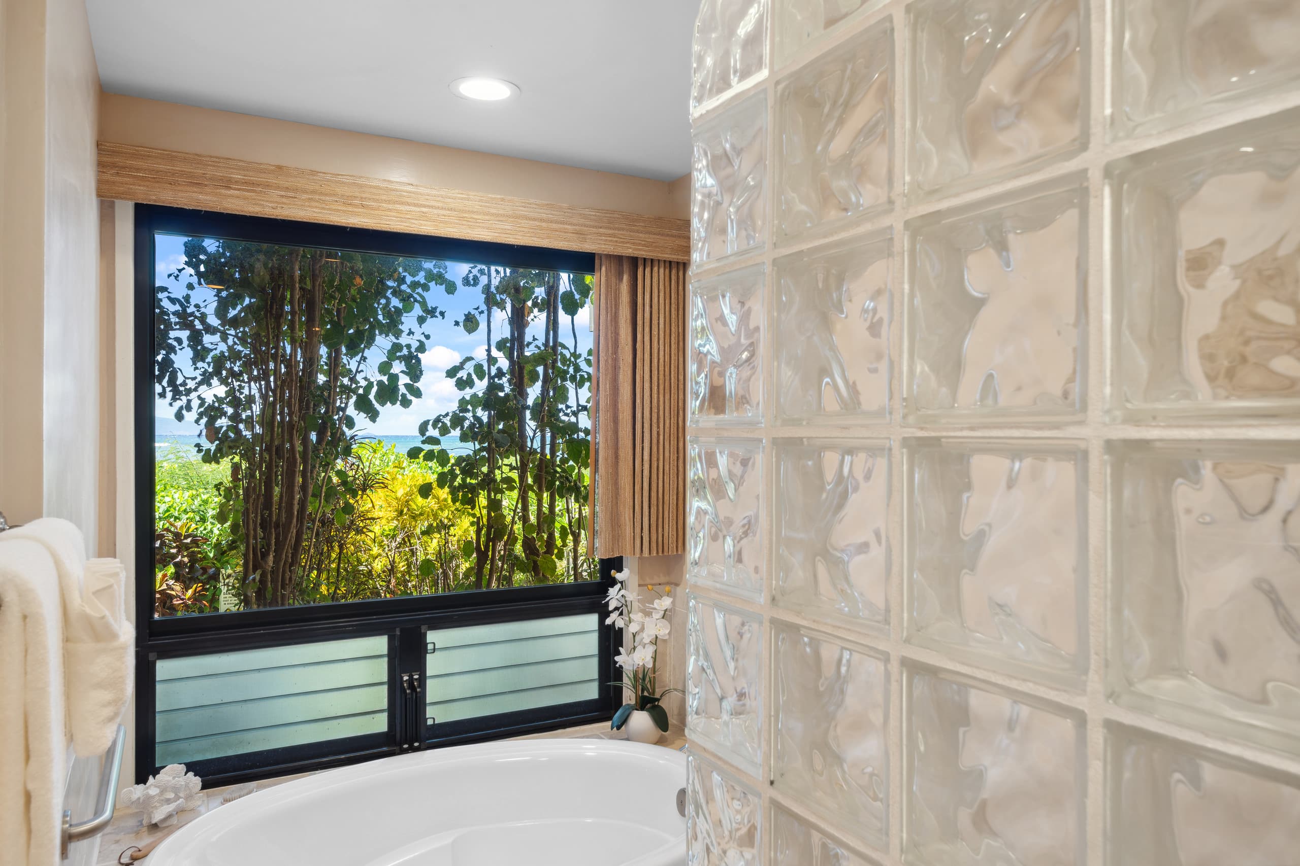 Condo in Lahaina · ★5.0 · 3 bedrooms · 5 beds · 2 baths - Image 26