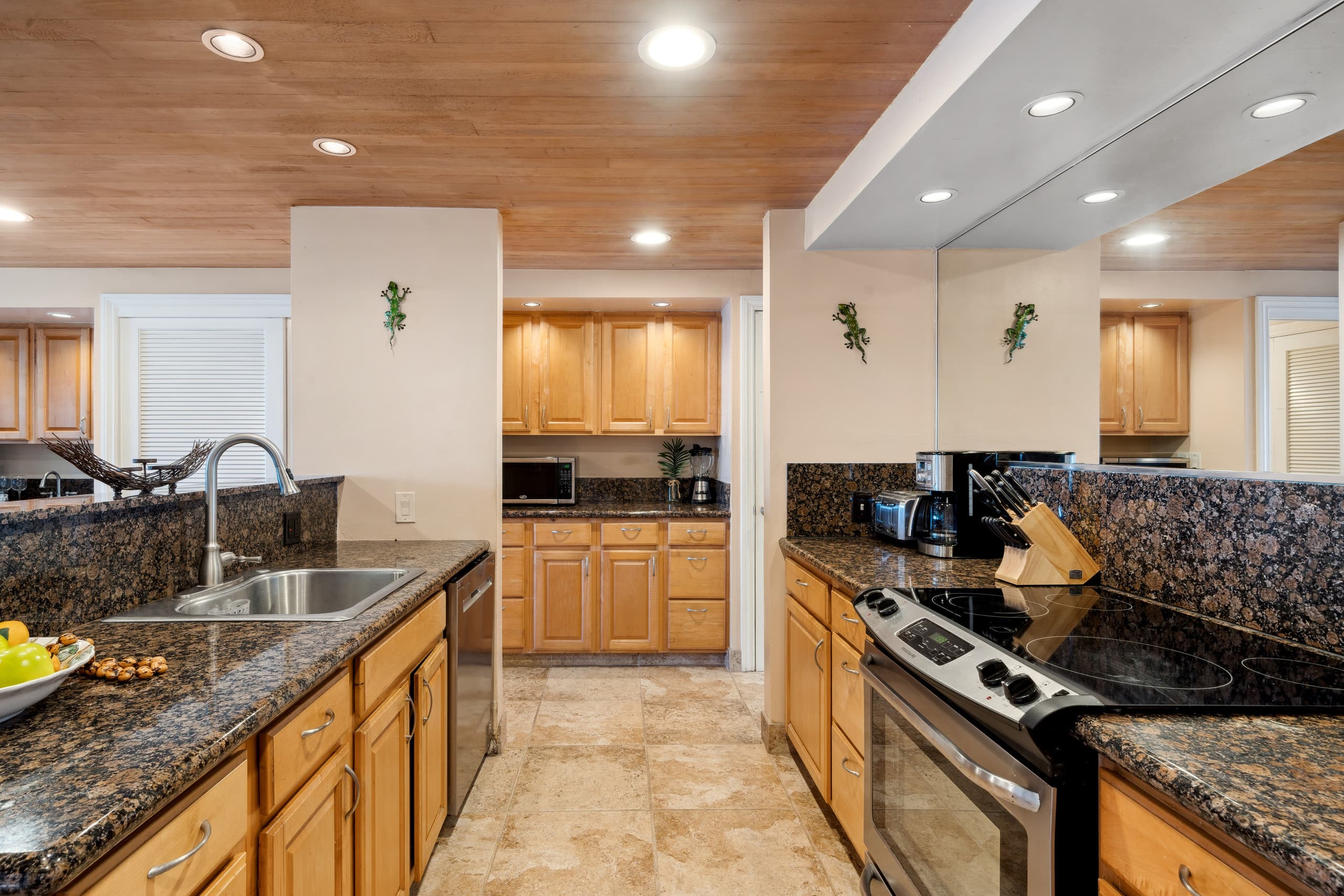 Condo in Lahaina · ★5.0 · 3 bedrooms · 5 beds · 2 baths - Image 9
