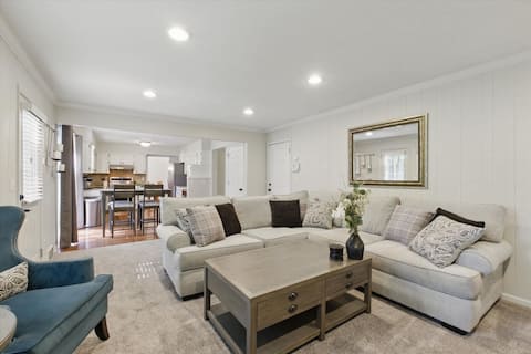 6 Beds_Kings_Game Room+Fenced Yard+FIFA WC