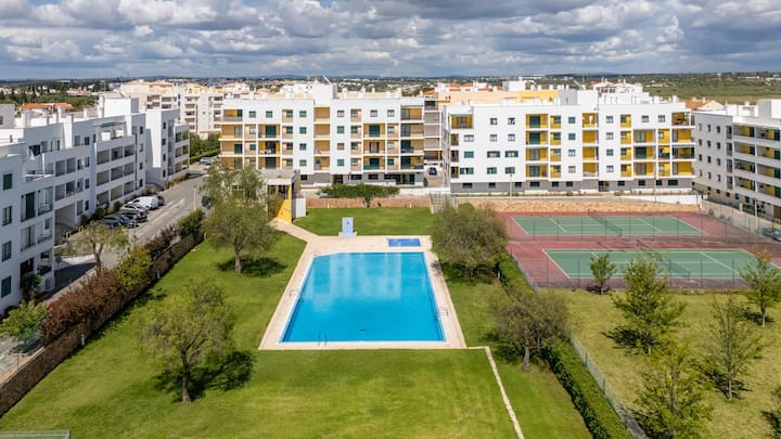 Vila Nova Sunny 2br Apt With Pool By Lovelystay - Armação de Pêra