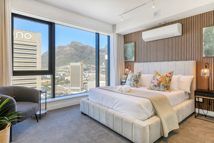 Penthouse Perfection – Rooftop Pool & Views gallery image 5