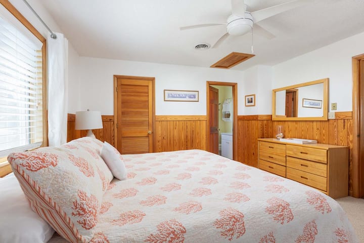 New Listing! Steps From Beach & Sound Access - Duck, NC
