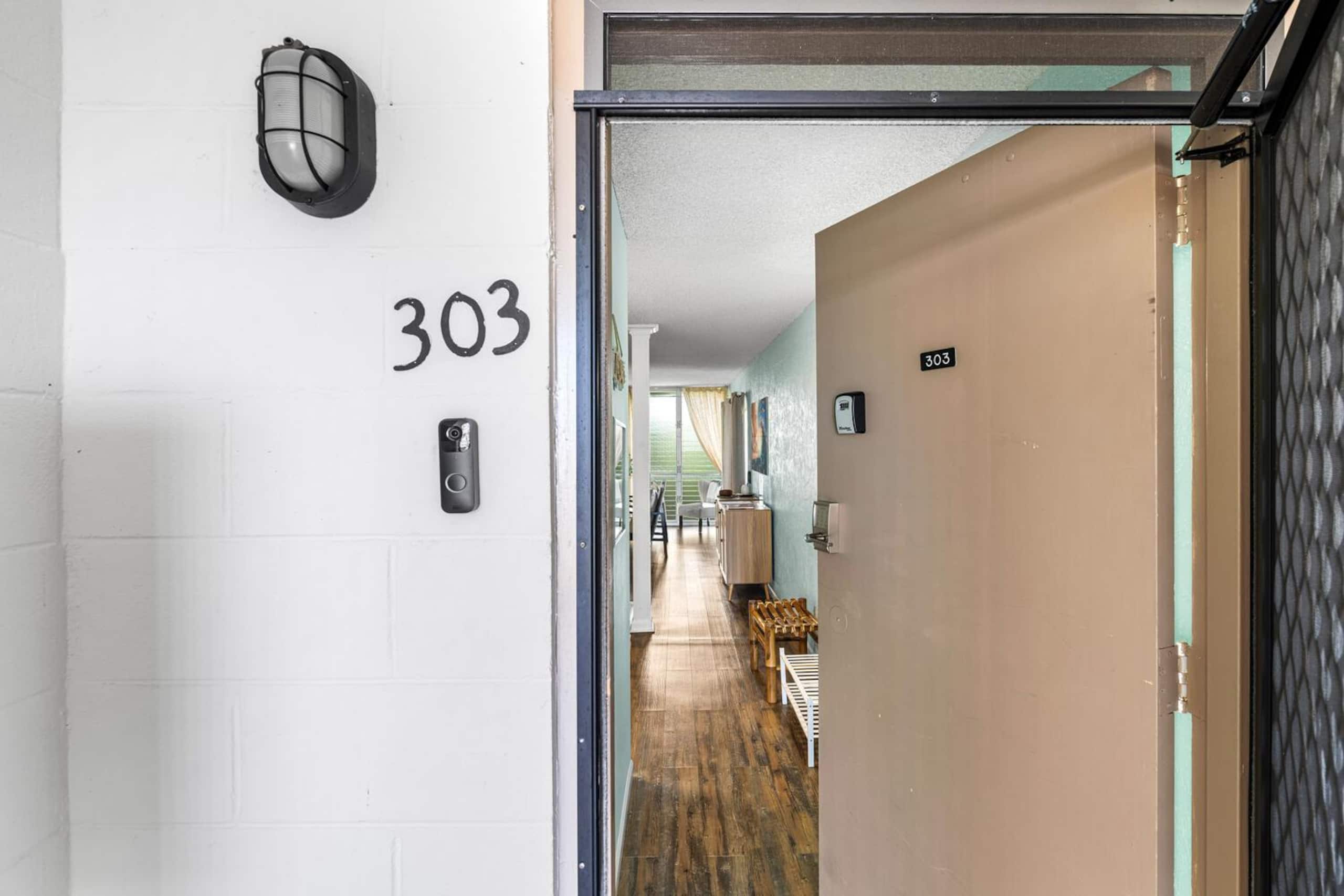 Condo in Kailua-Kona · ★4.88 · 1 bedroom · 2 beds · 1 private bath - Image 17