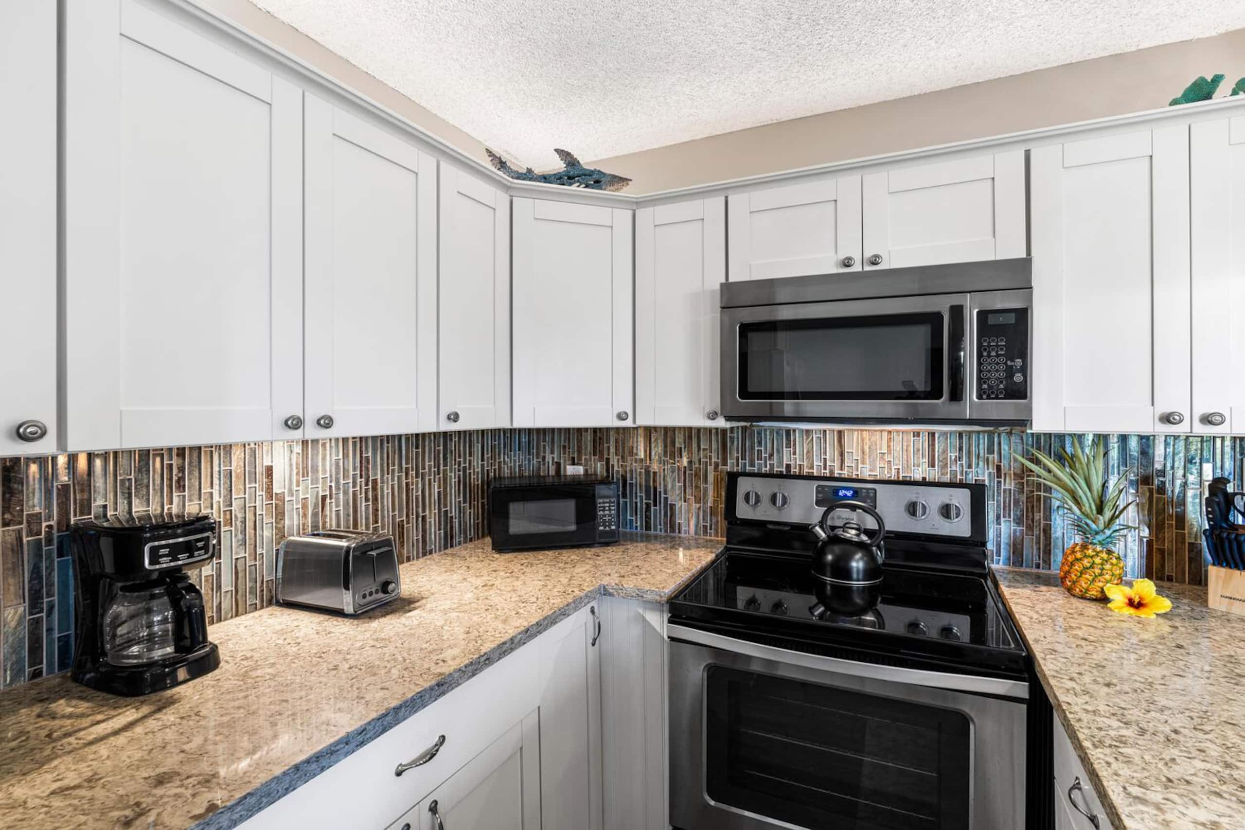 Condo in Kailua-Kona · ★4.88 · 1 bedroom · 2 beds · 1 private bath - Image 10
