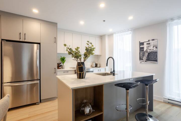 Luxury 2BR in Old port |+Free Parking gallery image 2