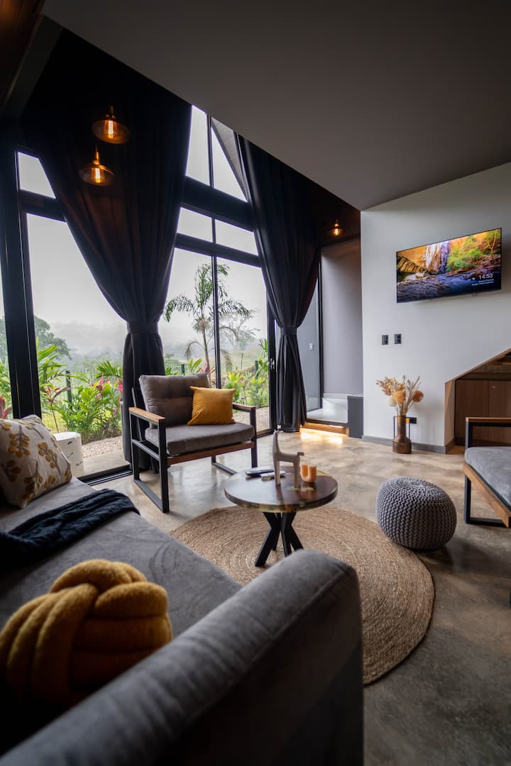 Cozy Volcano View Stay- A-frame W/hot Tub & Deck - Costa Rica