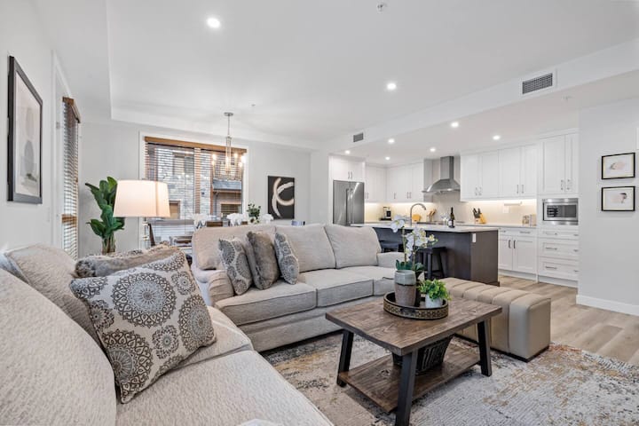 Brand New Luxury Condo - Canmore