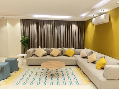 Modern 3BR Oasis – October – By Kemetland