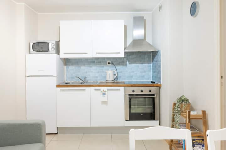 Nice Old Town | 2br Apartment Walk To Beach - Niza
