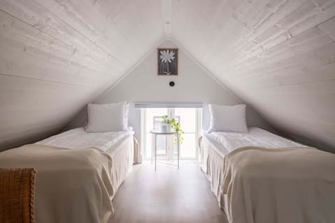 Renovated apartment with balcony in Visby