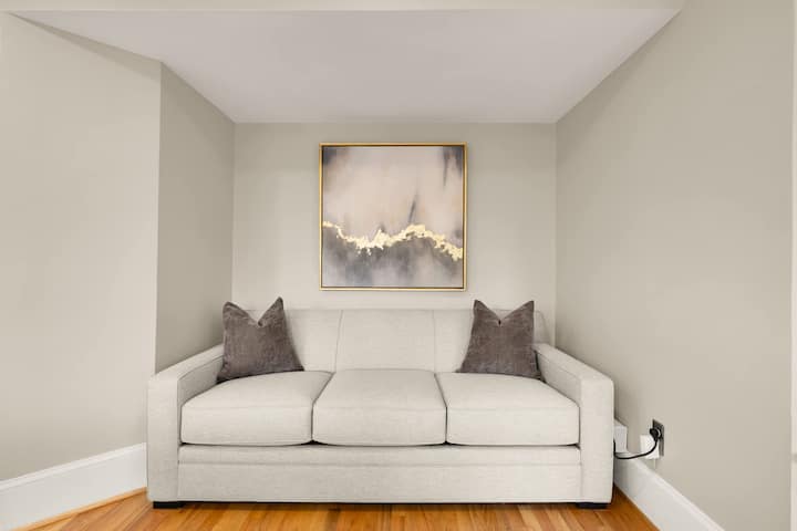 Sofa mchana, usiku inageuka kuwa sofa ya kulala ili kupumzika!