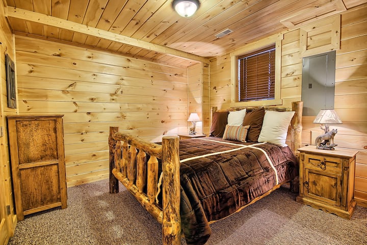 חדר שינה פרטי 1 עם מיטת קווין סייז, קומה תחתונה