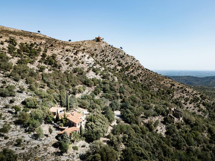 Hilltop Sheepfold In Castelnou - Ille-sur-Têt