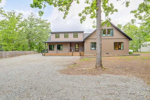 Greers Ferry Lake Retreat: Game Room + Fire Pit!