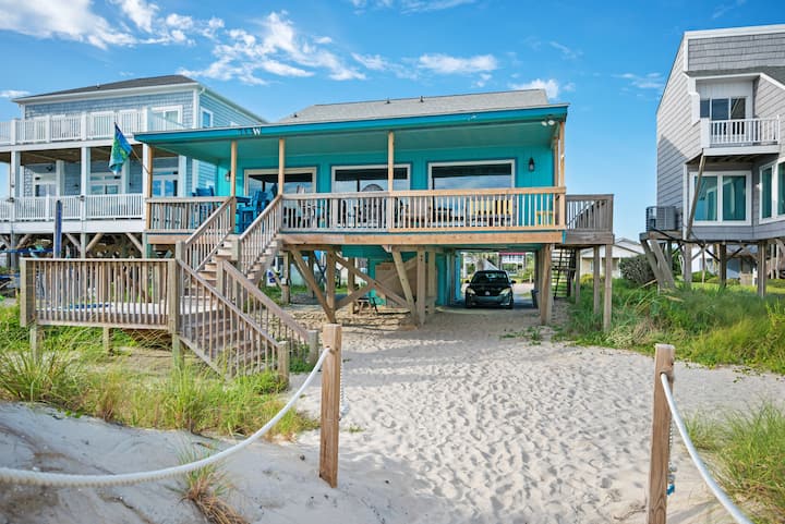 A Pirate's Paradise: Oceanfront Home With Covered - Oak Island, NC