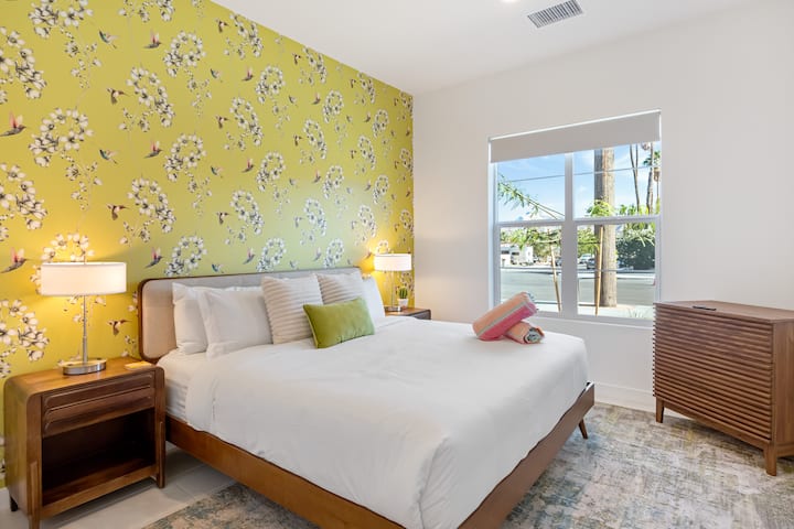 Spálňa 2 má manželskú posteľ.