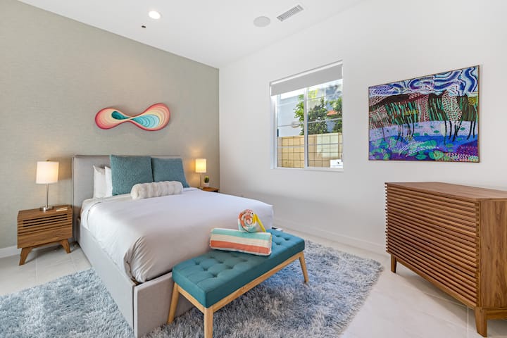 Spálňa 3 má manželskú posteľ.