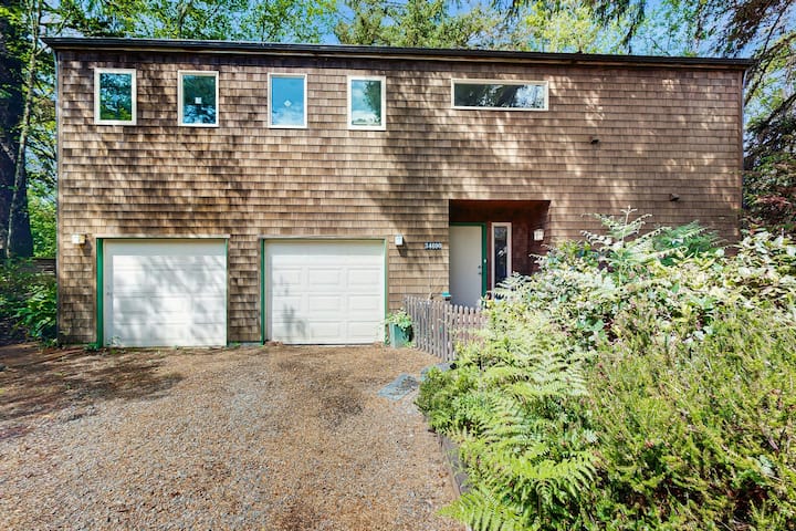 2br Home With Deck, Walk To Beach & Golf - Dogs Ok - Manzanita, OR