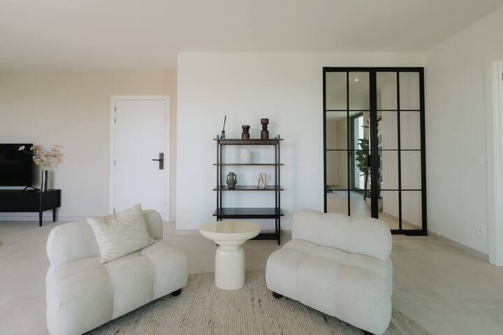 Luxurious City Penthouse with Panoramic Terrace gallery image 5