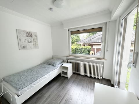 SU06 Work & Stay Apartment mit Terrasse