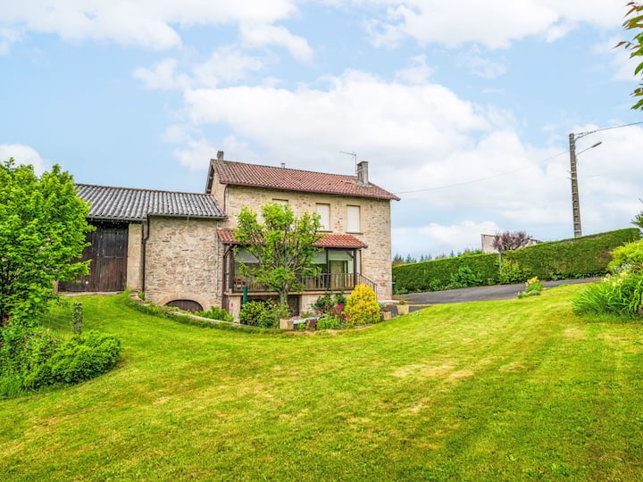 Redondel By Interhome - Cantal