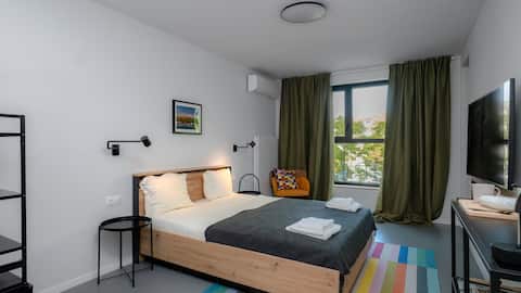 Top performing Airbnb: Aviva City Stay – Blue Note Studio in Зона Б 5 3