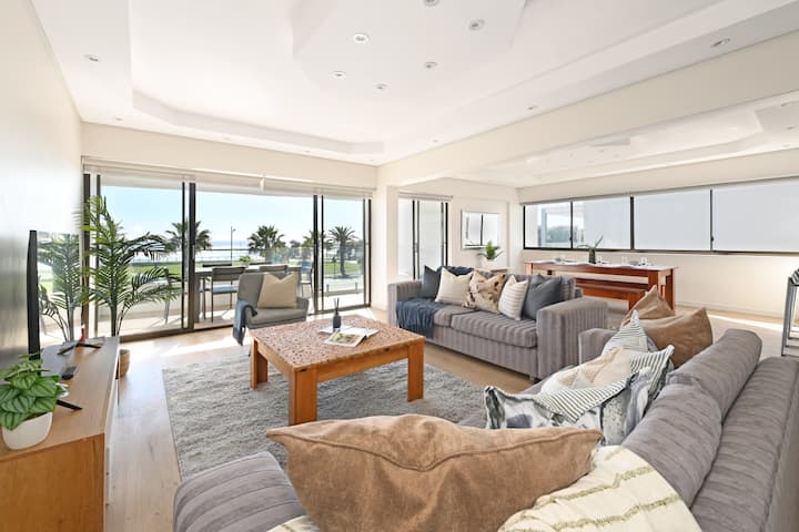 Spacious 3 Bed Apartment | Sea Point | Ocean Views - 開普敦