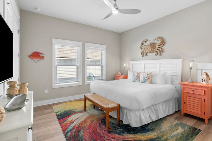 Spálňa 2 má manželskú posteľ King a vlastnú kúpeľňu.
