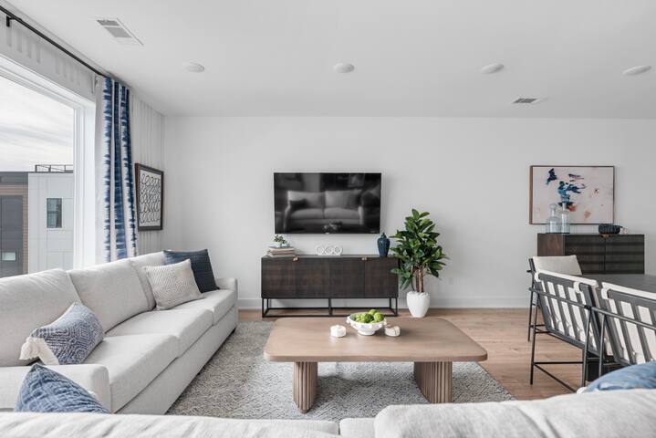 Ivy & Ivan at The Lucy – Dual Townhomes + Hot Tub gallery image 3