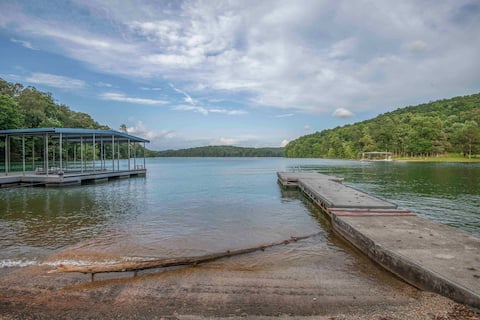Norris Lake, Waterfront Escape with Private Dock