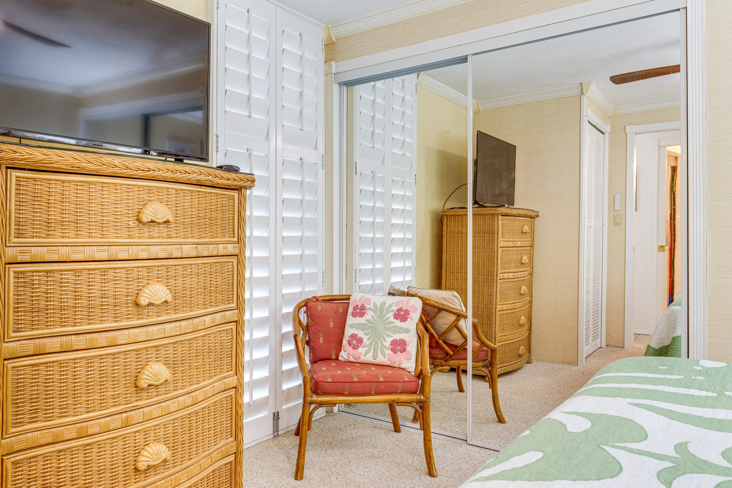 Condo in Hauula · ★4.88 · 1 bedroom · 2 beds · 1 private bath - Image 18