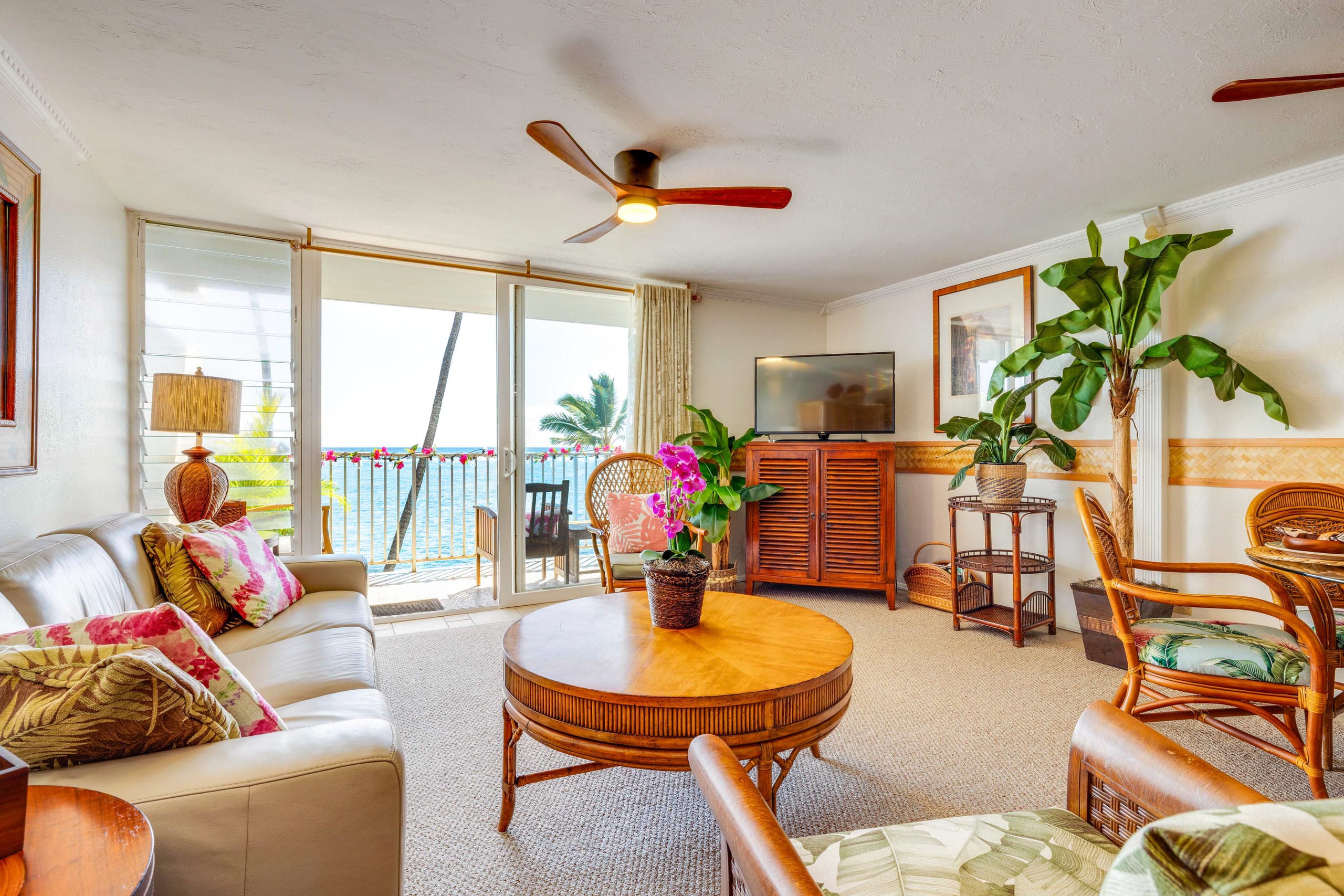 Condo in Hauula · ★4.88 · 1 bedroom · 2 beds · 1 private bath - Image 4