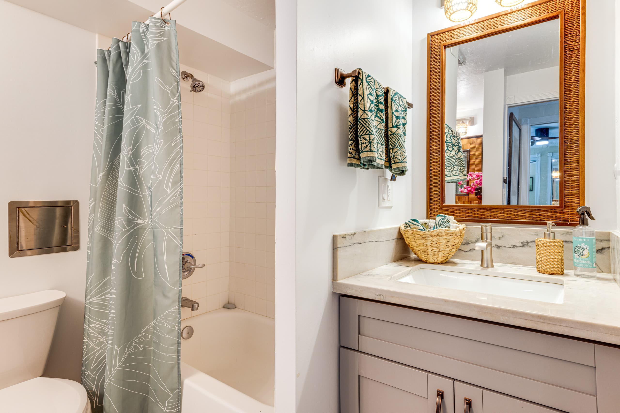 Condo in Hauula · ★4.88 · 1 bedroom · 2 beds · 1 private bath - Image 19