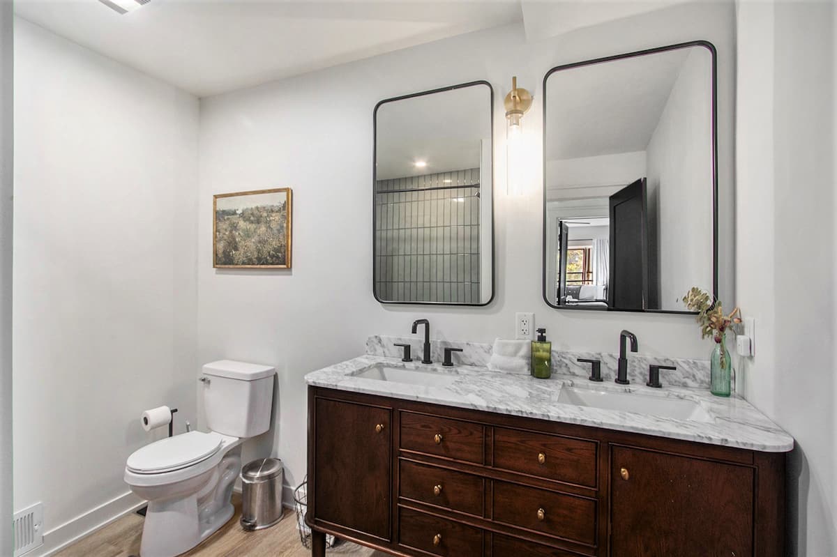 Airbnb bathroom photo
