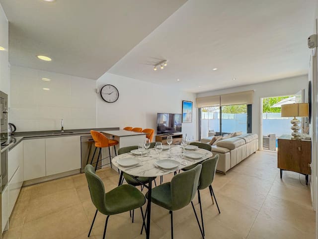 Palmera Blue Holidays managed Airbnb listing 2