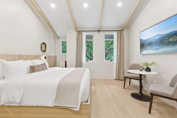 Casa Riviera 15 - Boutique Suites - Montecito, CA