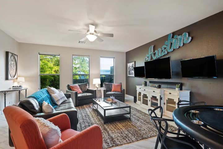 Single Malt Manor | Downtown Austin - Austin, TX