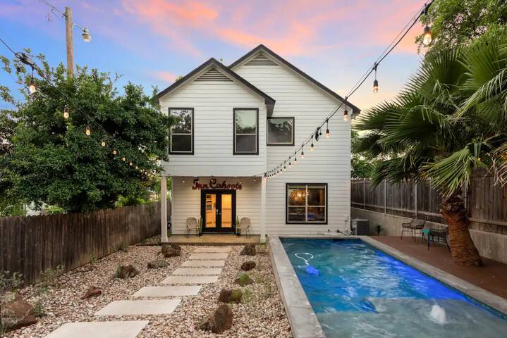 Single Malt Manor | Downtown Austin gallery image 2