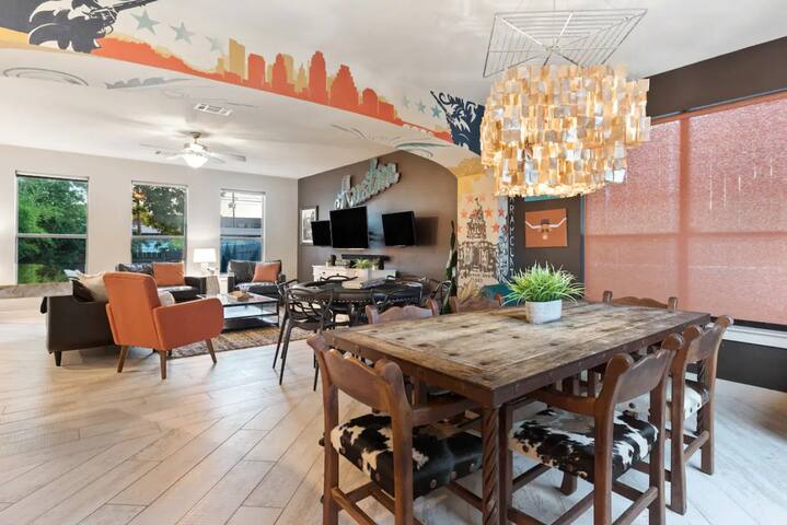 Single Malt Manor | Downtown Austin gallery image 5