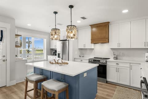Beachside Summer LUXE| Cowboy Pool| Ocean Views