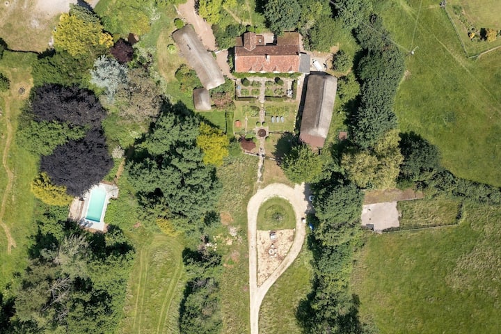 Entire Private Country Estate, Pool & Hot Tub - St Audrie's Bay