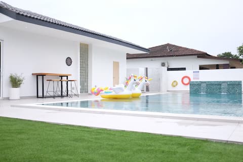 Sakura@PD Pool BBQ Karaoke 20 Pax • Beach Getaway