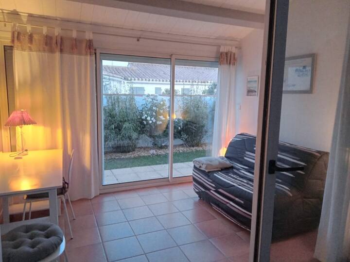 第3章作为额外的书桌区域
                    