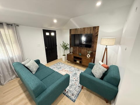 Cozy & Stylish 2BR • Quiet Fitchburg Getaway