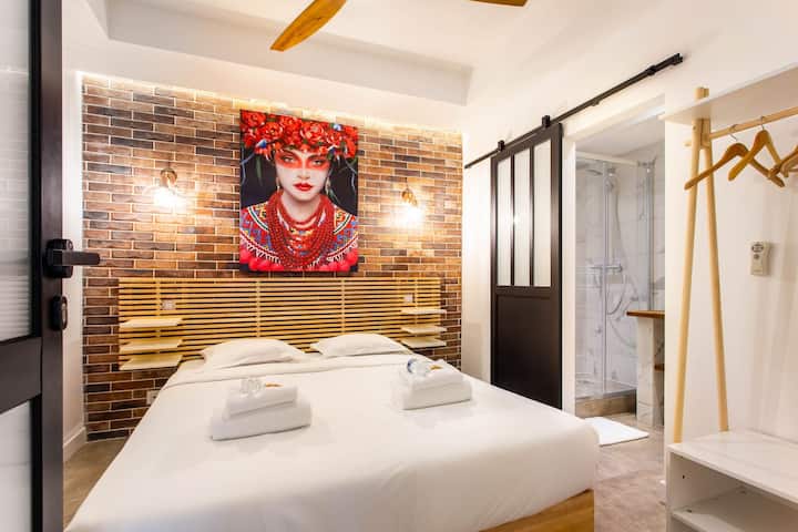  Druhá spálňa s manželskou posteľou.