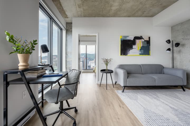 Contemporary Life At Dorchester - Montreal